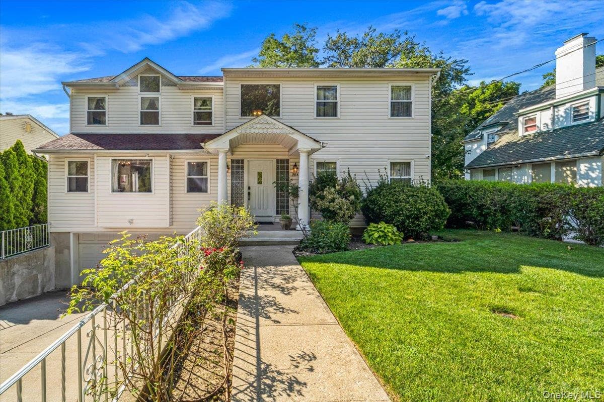 70A Manor Drive, Great Neck