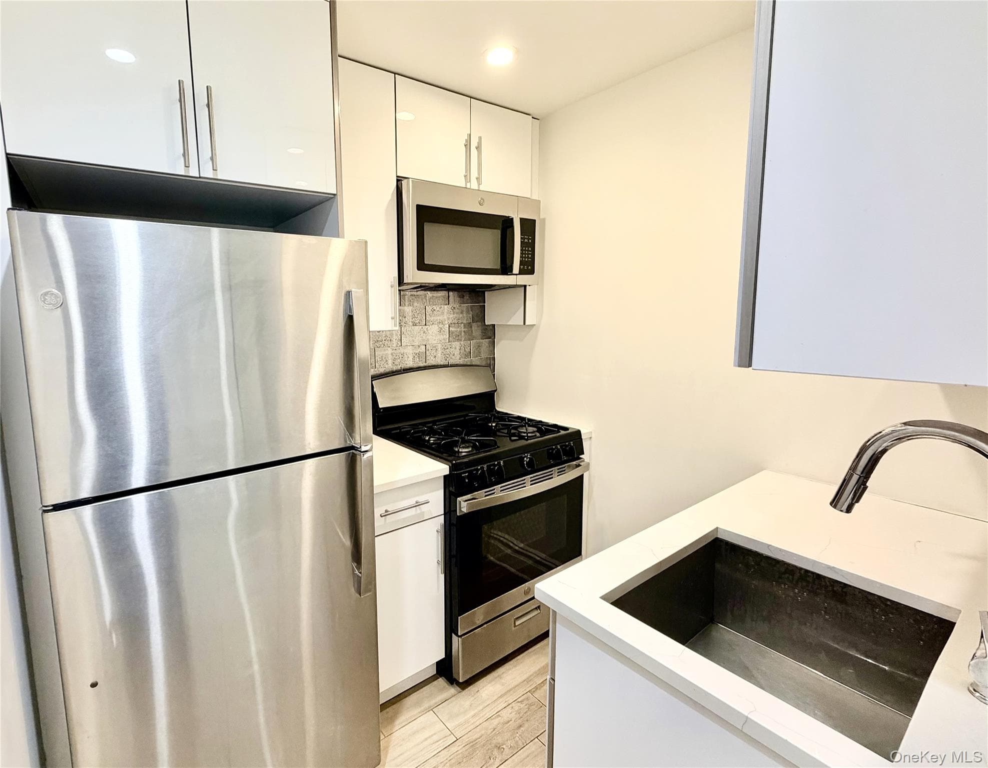 132-40 Sanford Avenue Unit: LK thumbnail 11