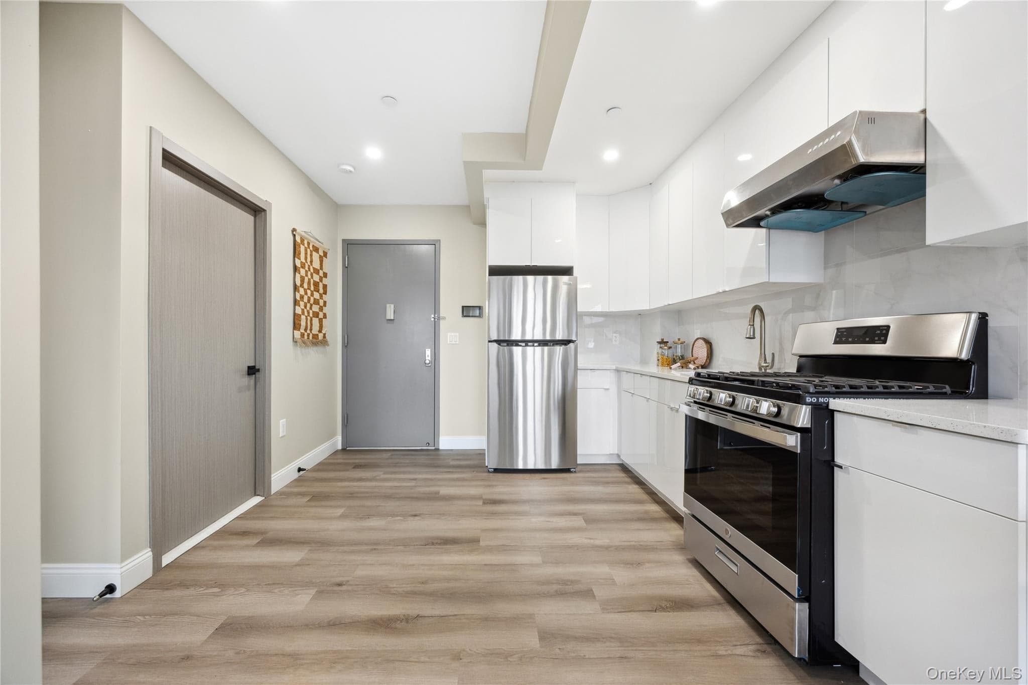 163-07 72nd Ave St Unit: 2C thumbnail 3