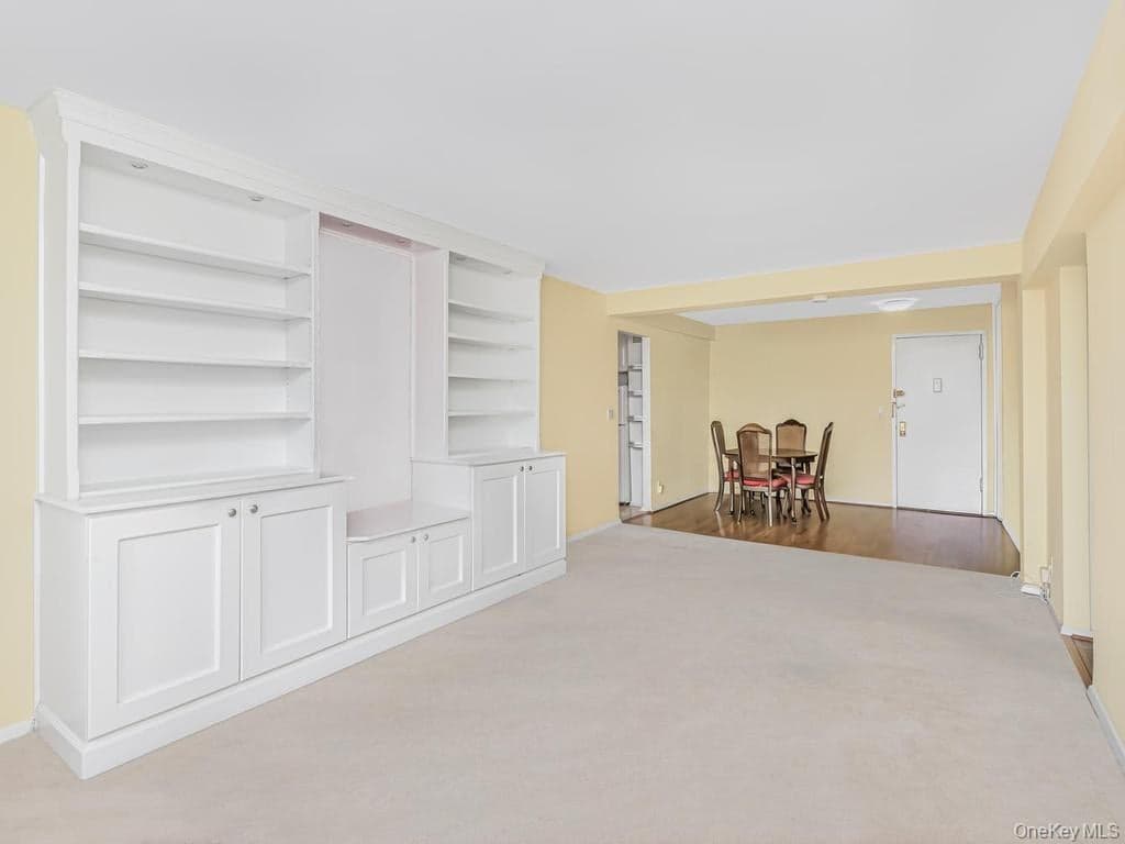 415 Gramatan Avenue Unit: 4E thumbnail 4