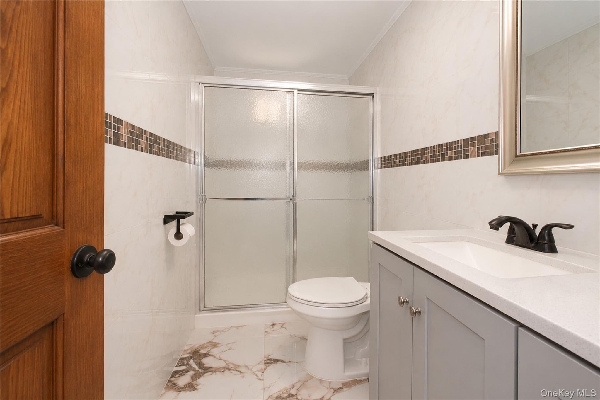 2027 E 35th Street thumbnail 23