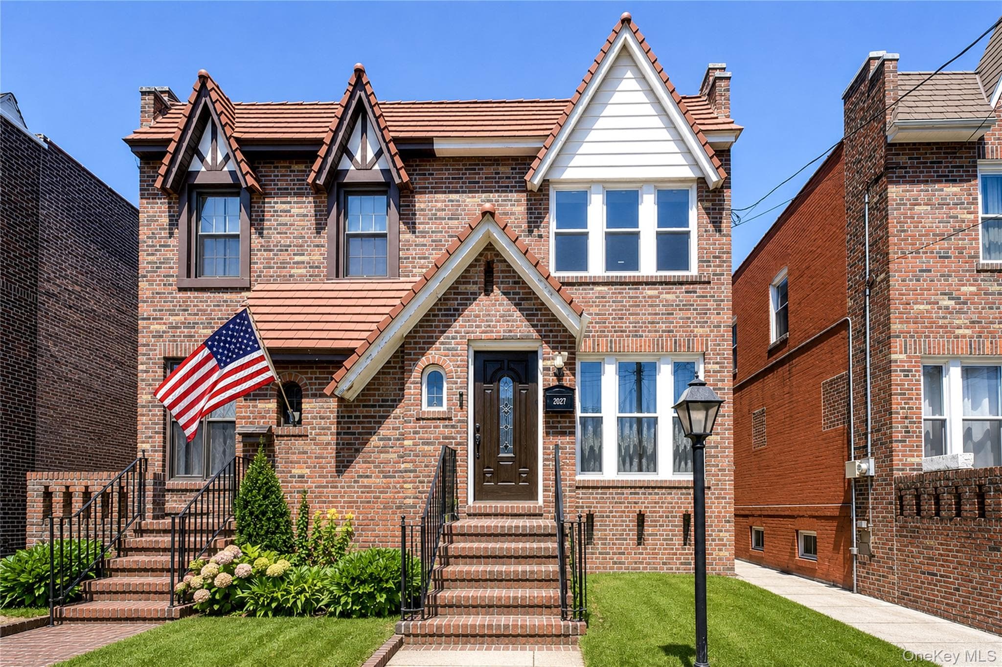 2027 E 35th Street thumbnail 2