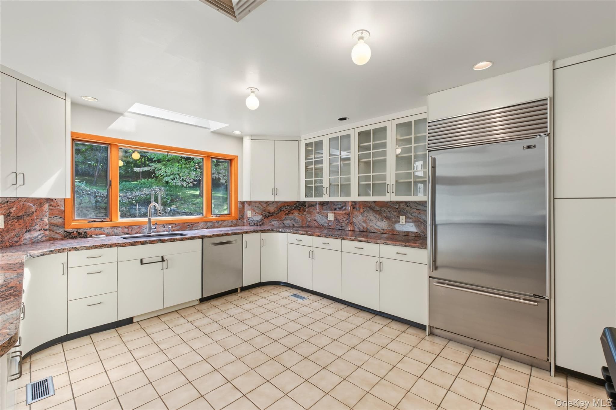 2054 Quaker Ridge Road thumbnail 9