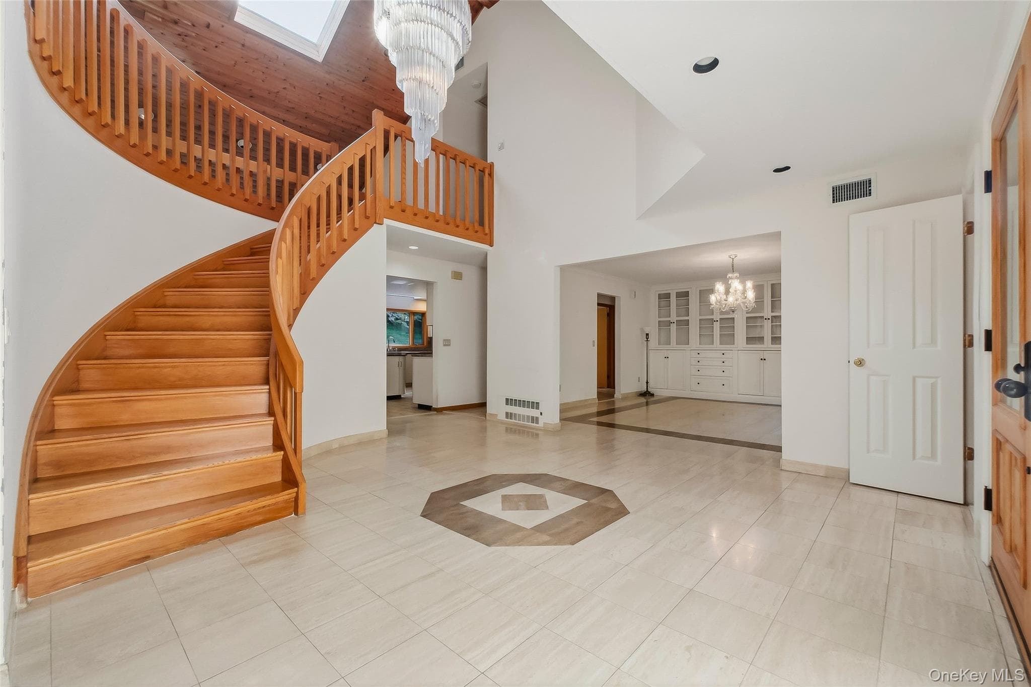 2054 Quaker Ridge Road thumbnail 4