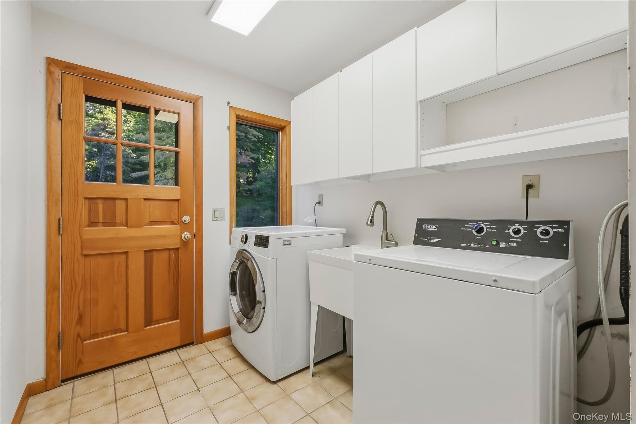 2054 Quaker Ridge Road thumbnail 13