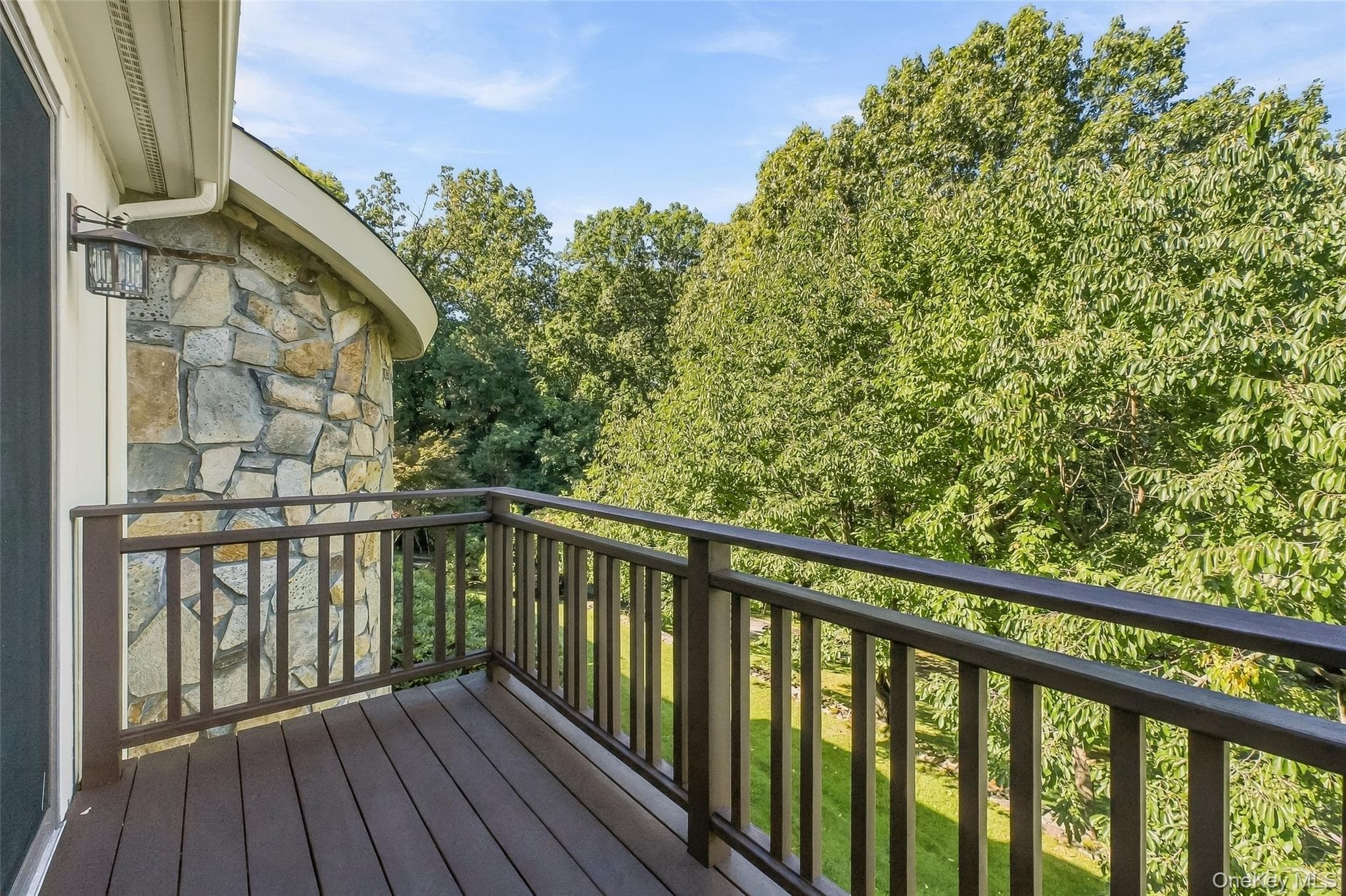2054 Quaker Ridge Road thumbnail 23