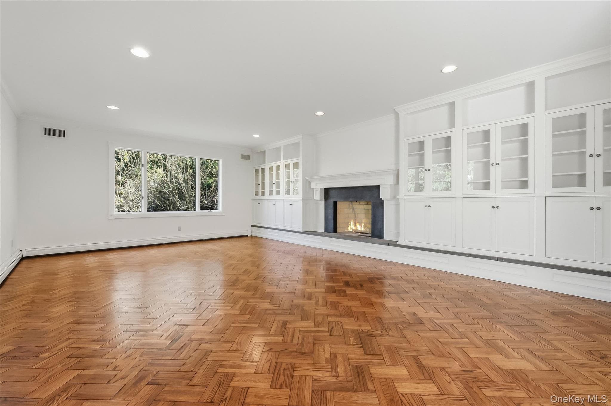 2054 Quaker Ridge Road thumbnail 6