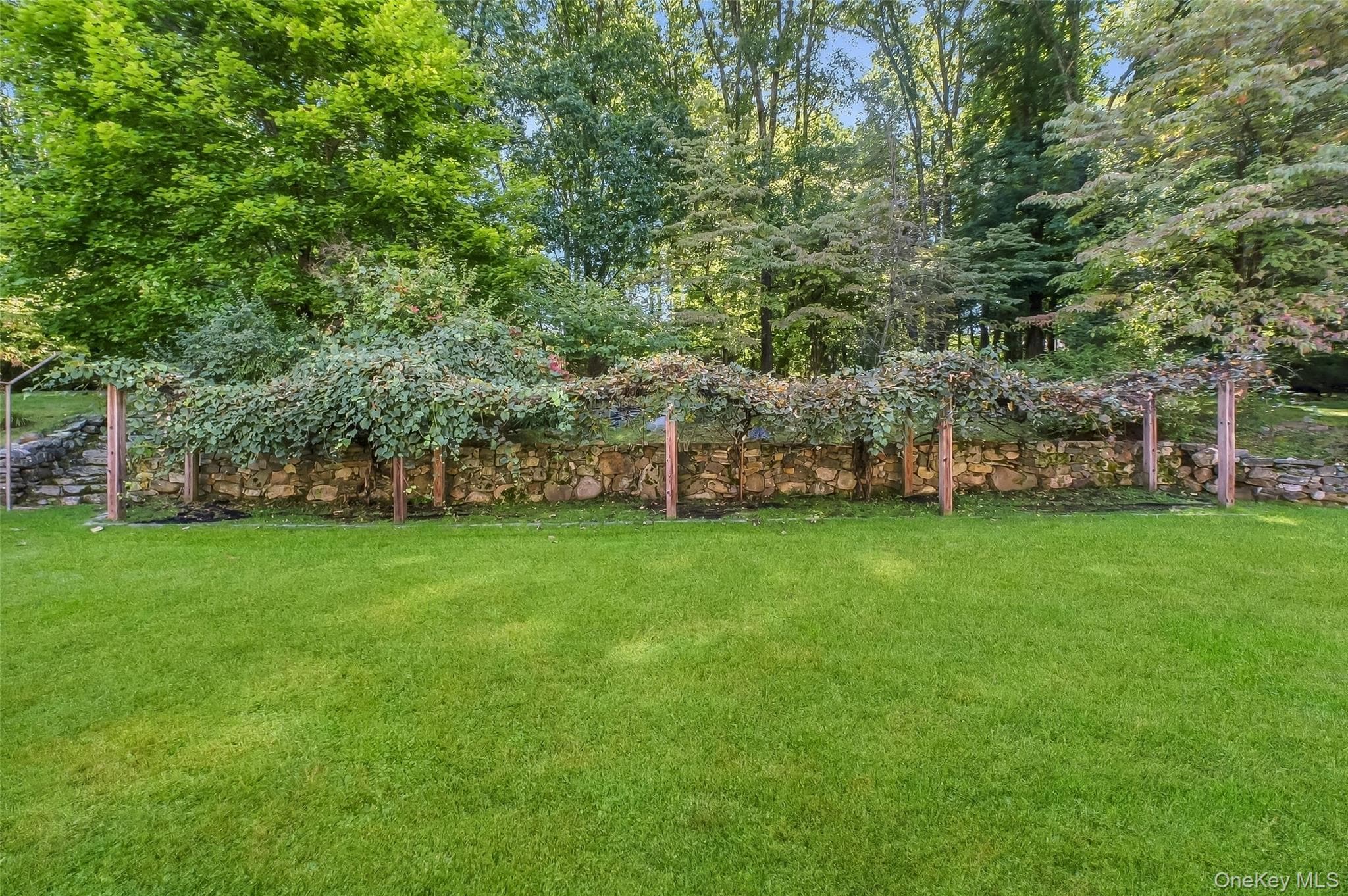 2054 Quaker Ridge Road thumbnail 36