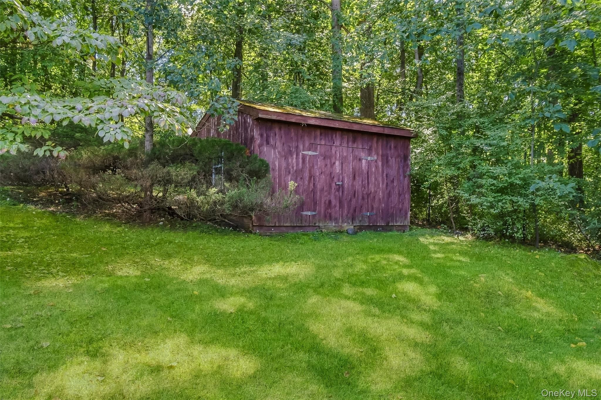 2054 Quaker Ridge Road thumbnail 39
