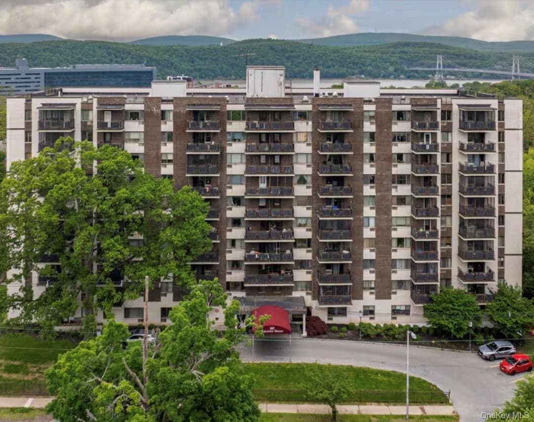 160 Academy Street Unit: 7h, Poughkeepsie