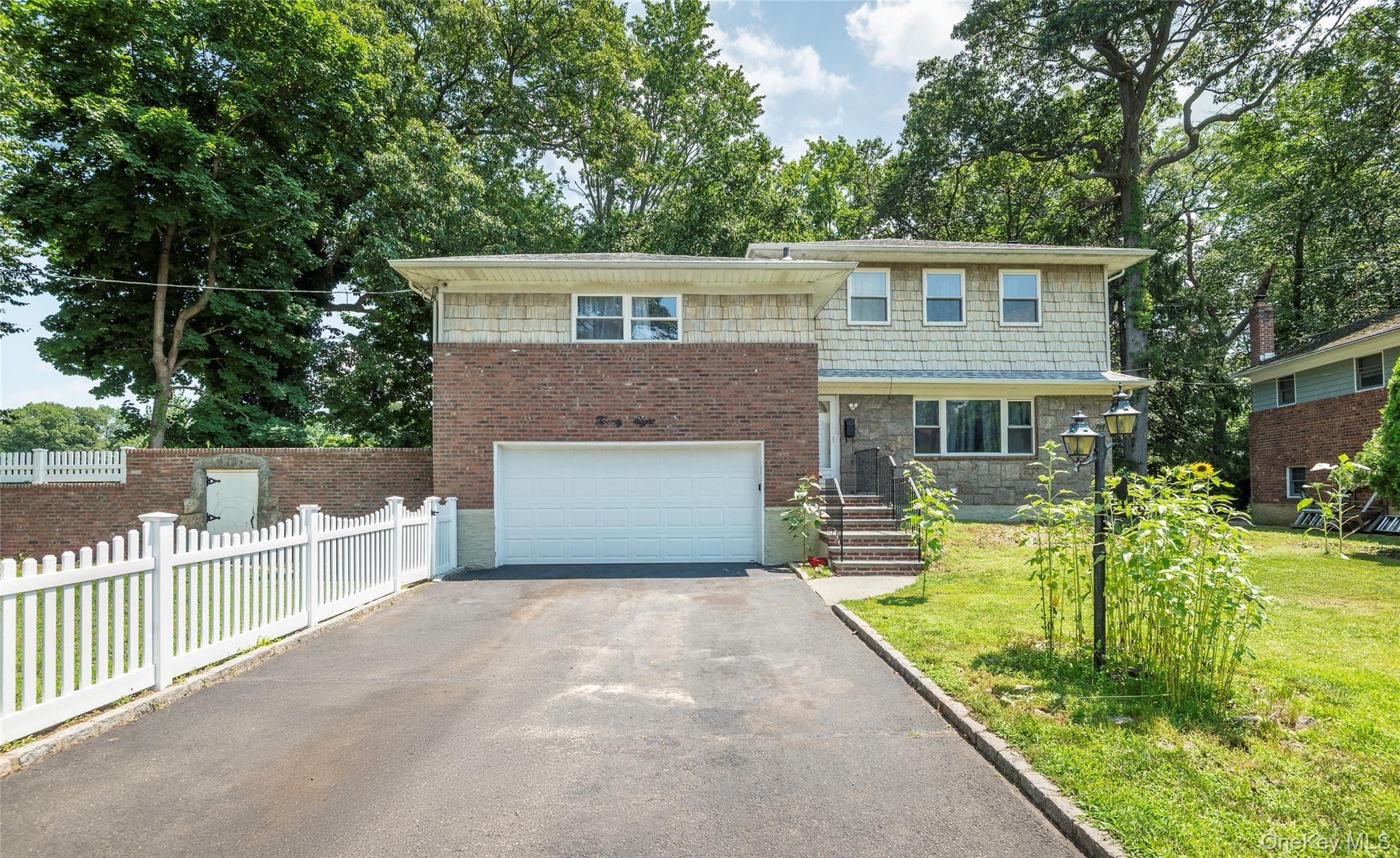 28 Brookdale Road photo 1