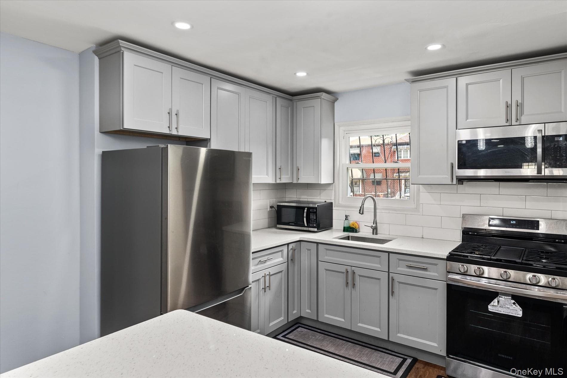 534 Warwick Street thumbnail 6