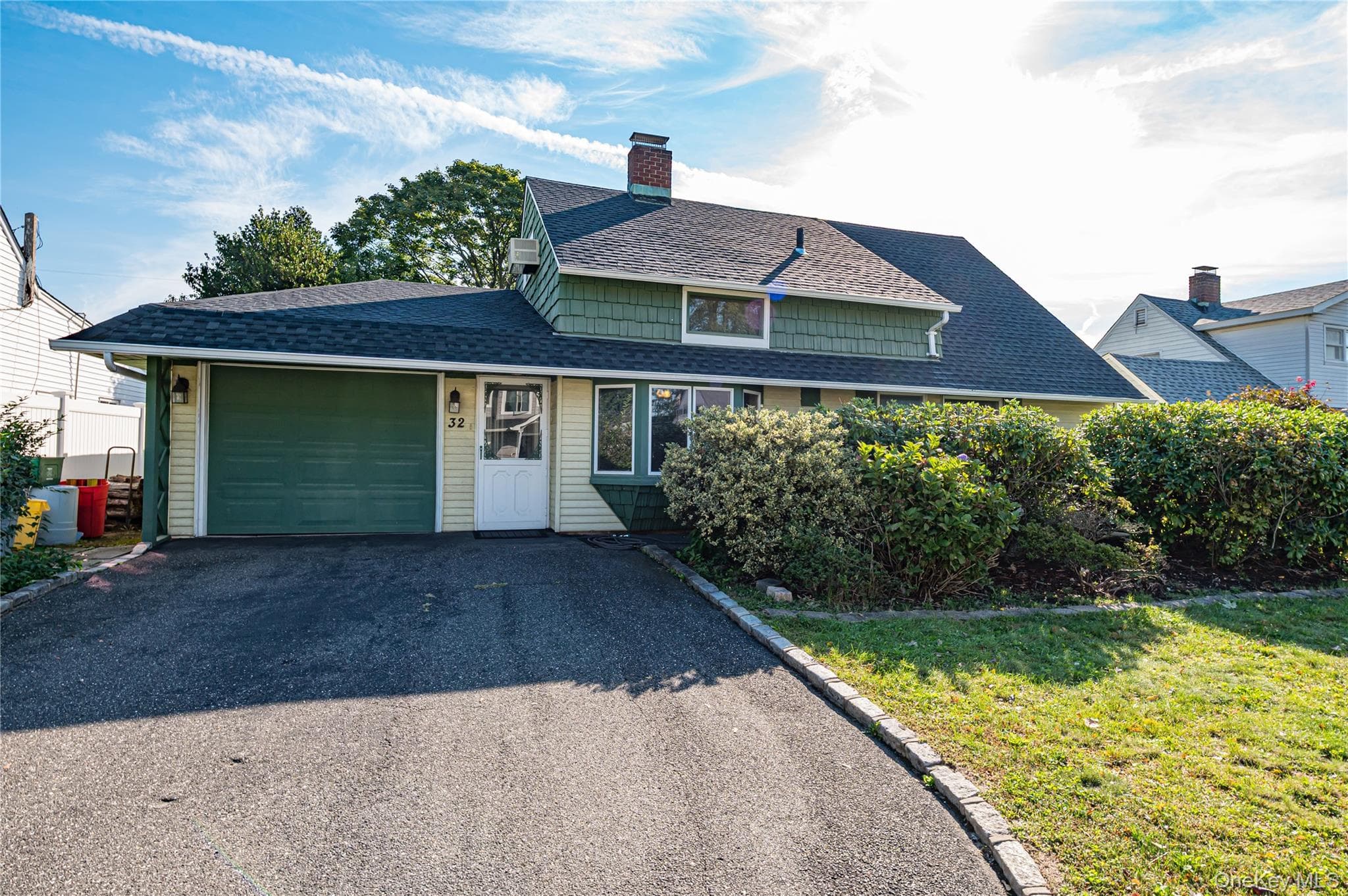 32 Swing Lane, Levittown