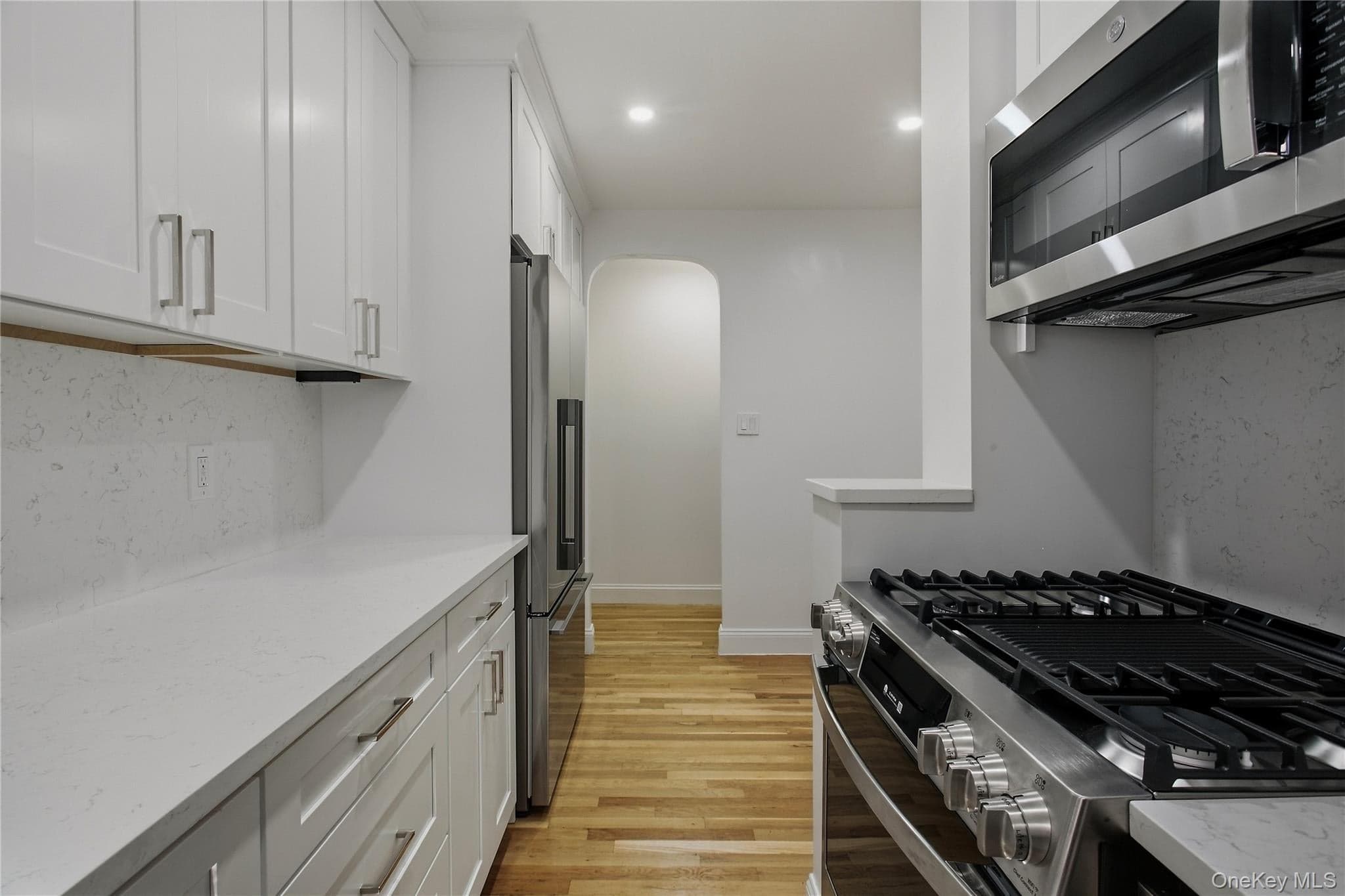 98 Park Terrace East TER Unit: 2C thumbnail 3