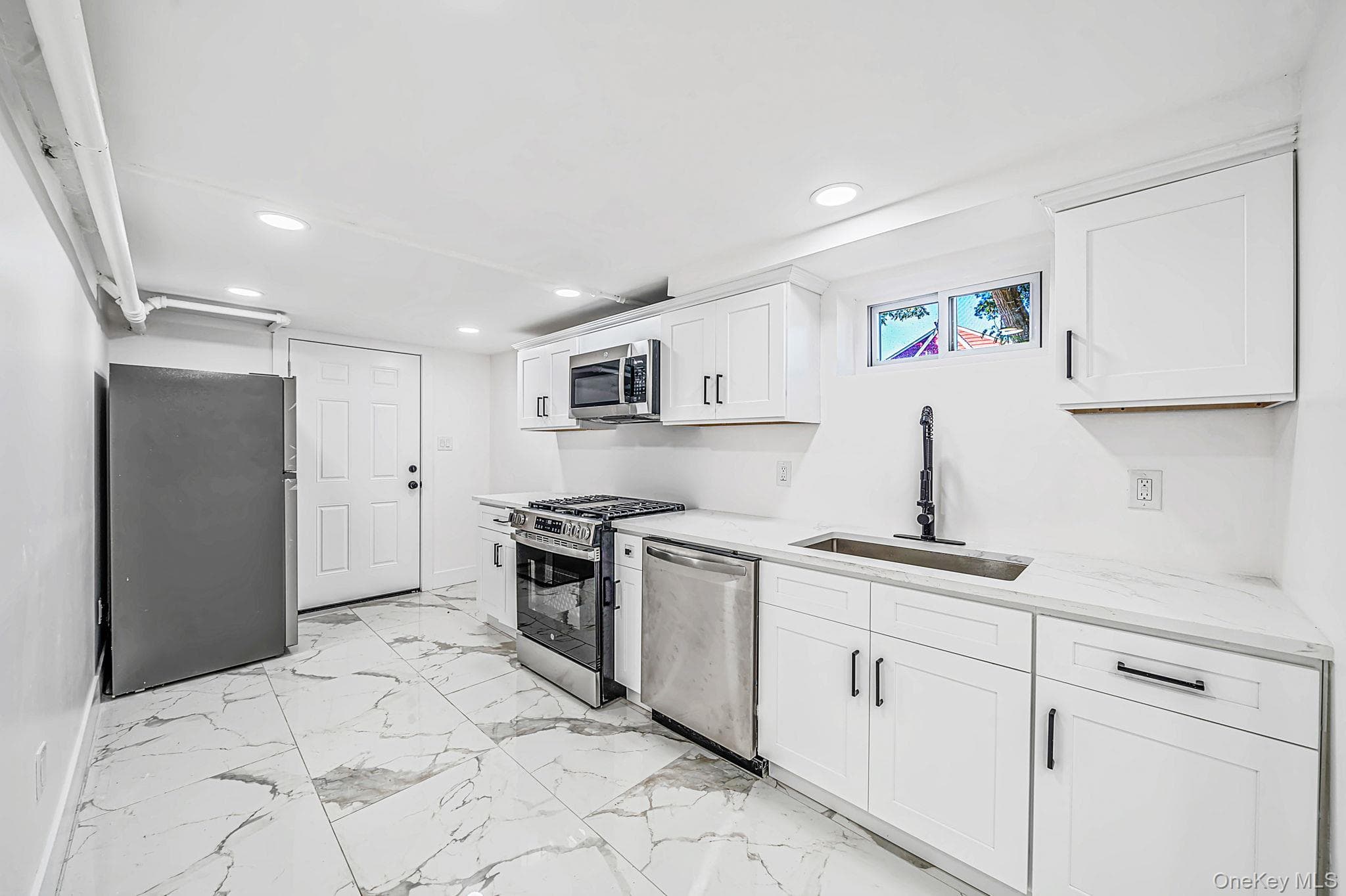 167 Stanton Boulevard thumbnail 28