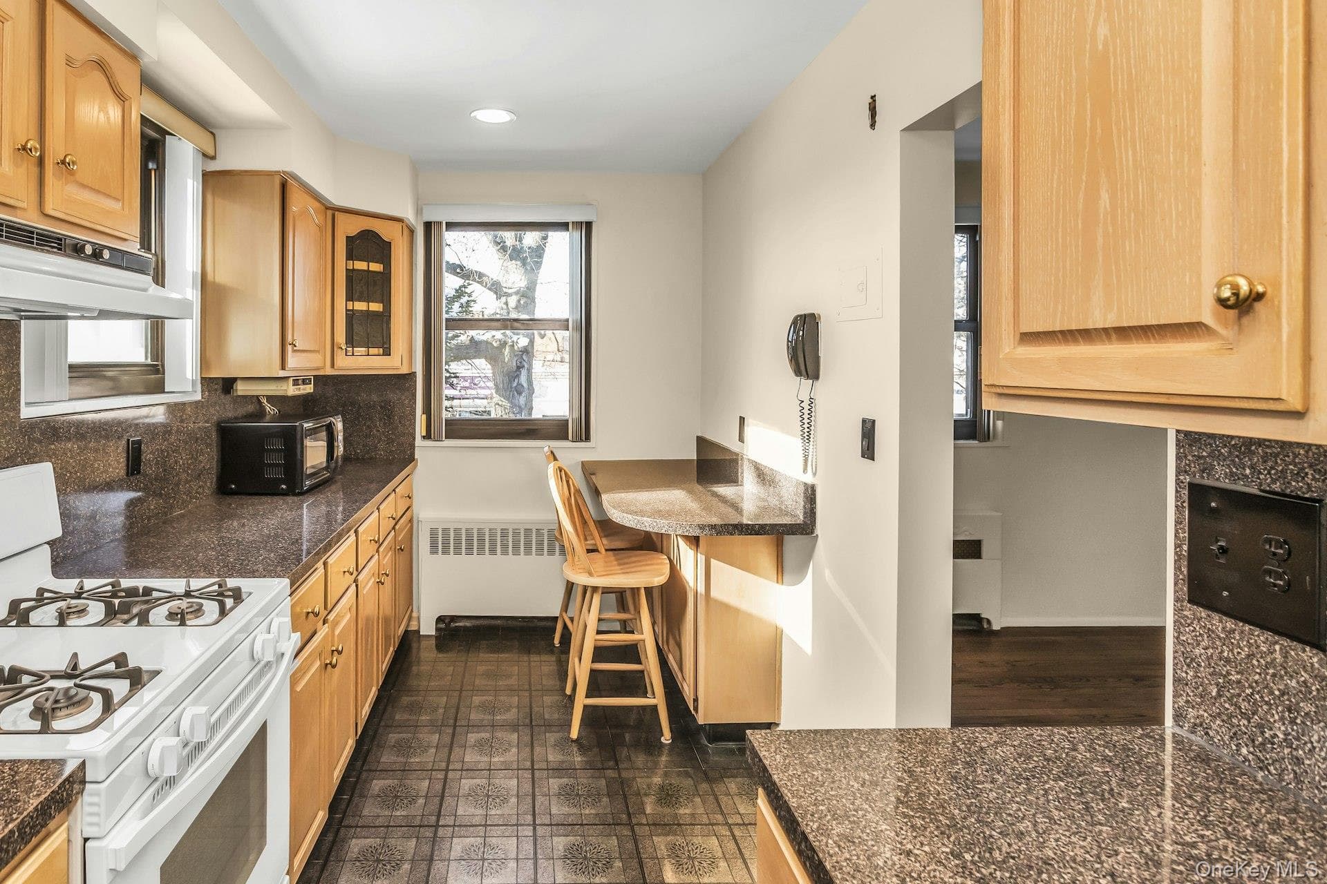 21-47 Utopia Parkway Unit: 2 thumbnail 6