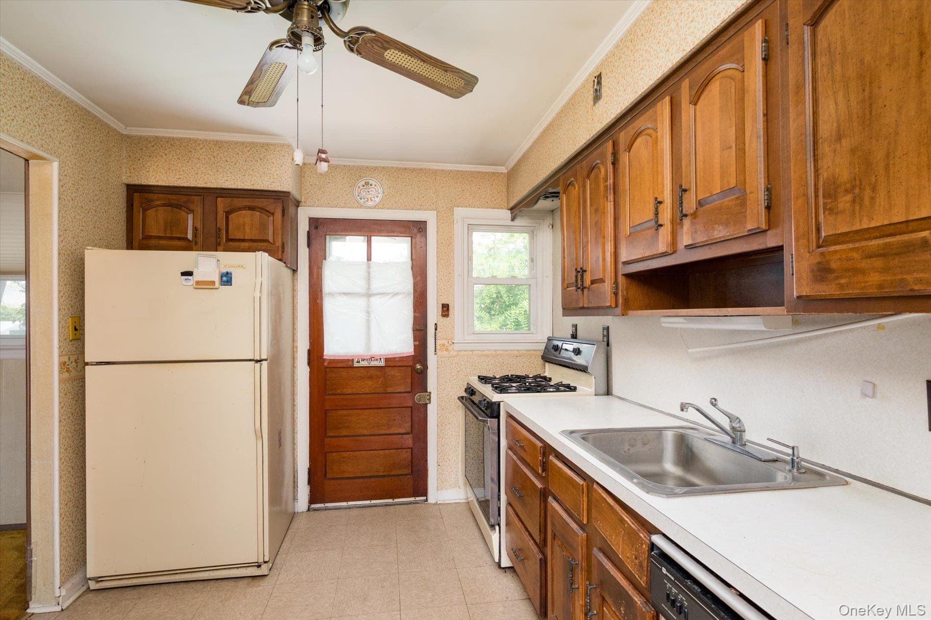 1162 Whitehall Lane thumbnail 10