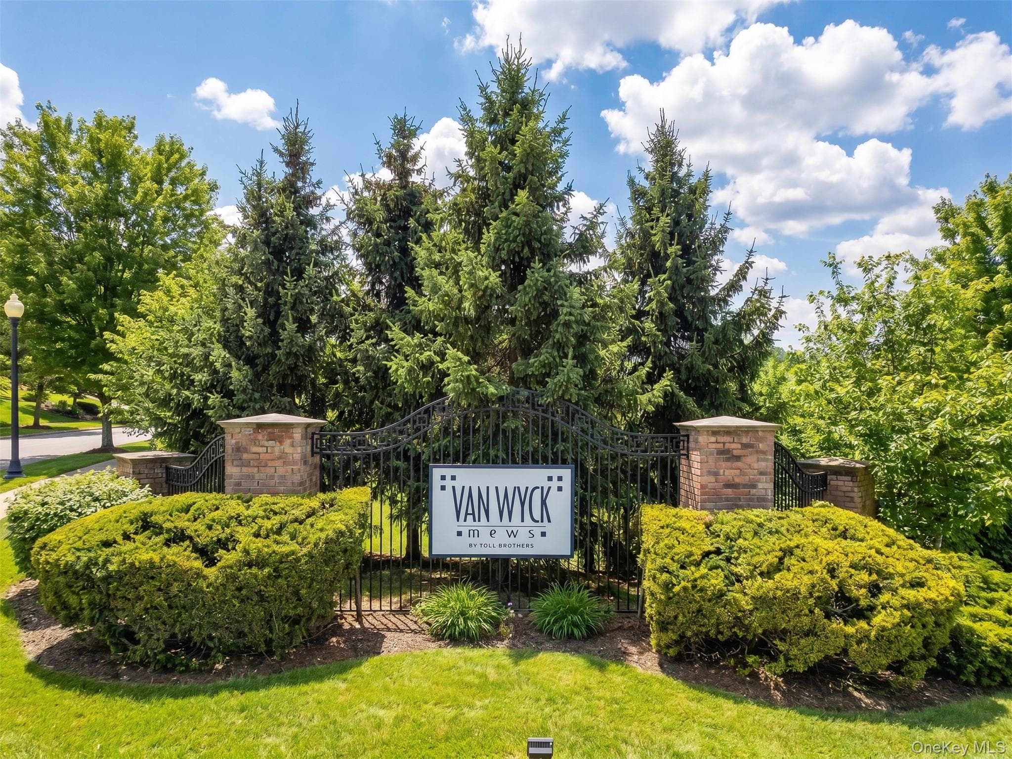1317 Saratoga Lane thumbnail 32