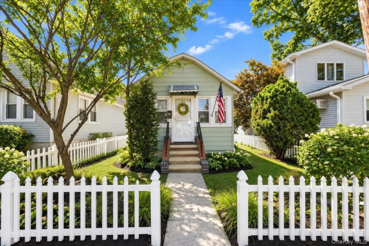 11 Oak Avenue Unit: 11, Bronx