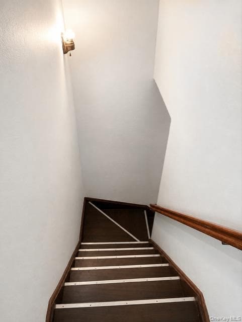960 E 101st Street thumbnail 11