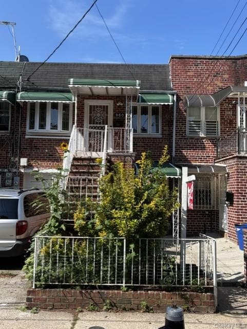 960 E 101st Street thumbnail 2