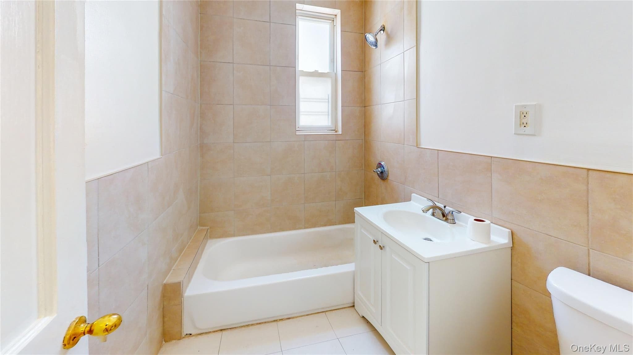 660 Warwick Street thumbnail 13
