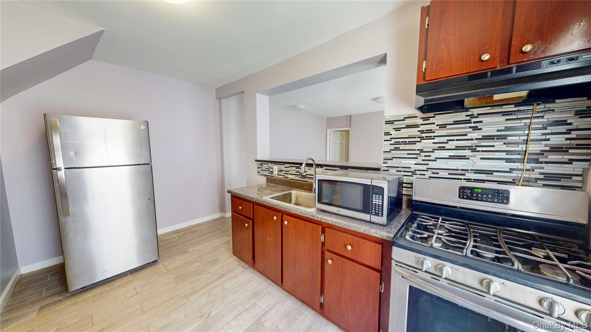 660 Warwick Street thumbnail 12