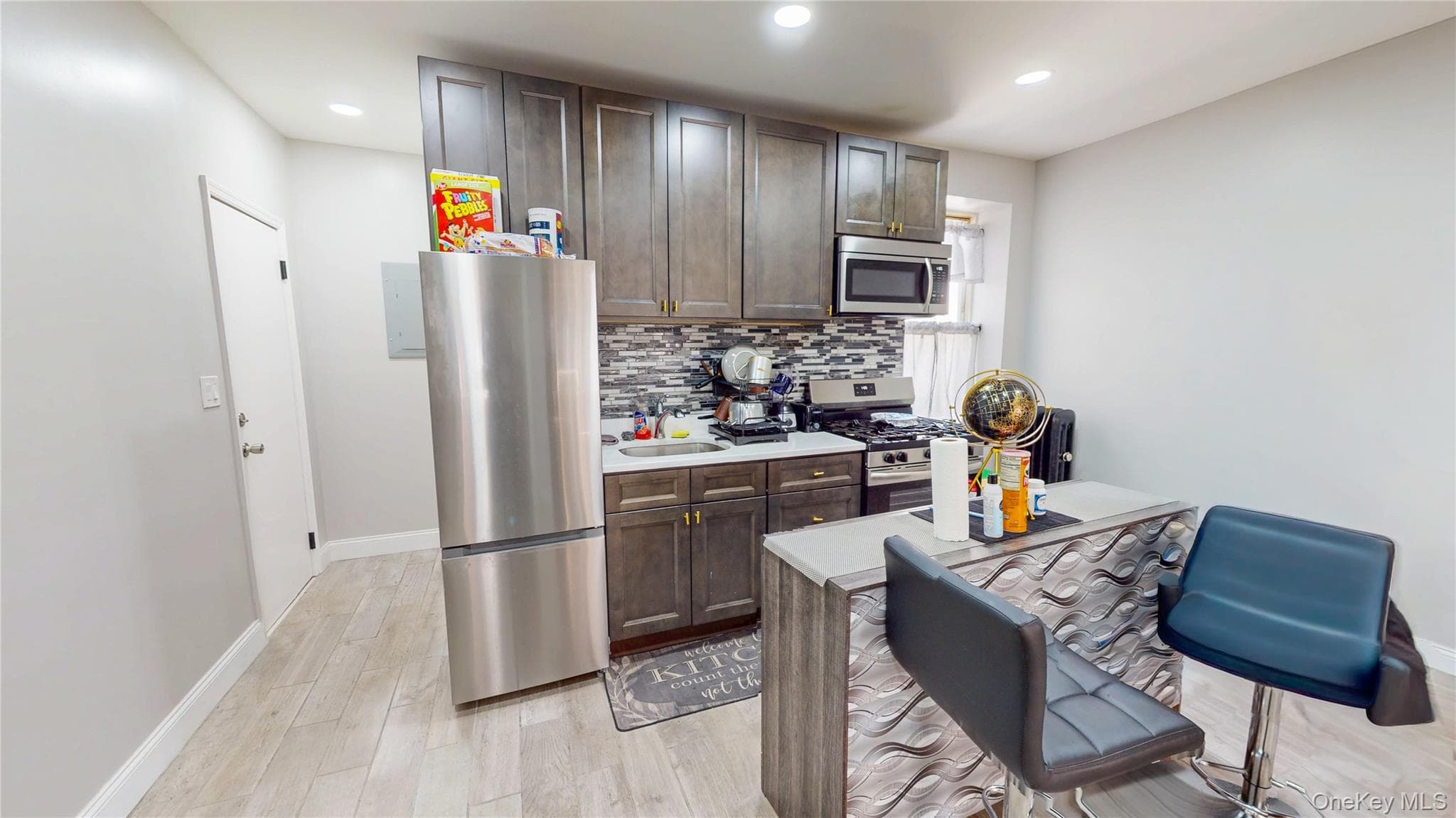 660 Warwick Street thumbnail 8