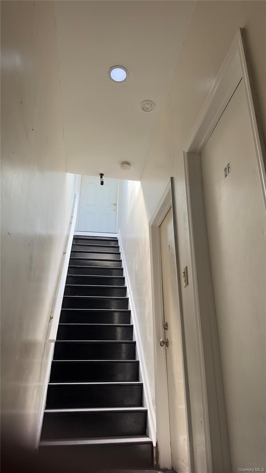 660 Warwick Street thumbnail 7