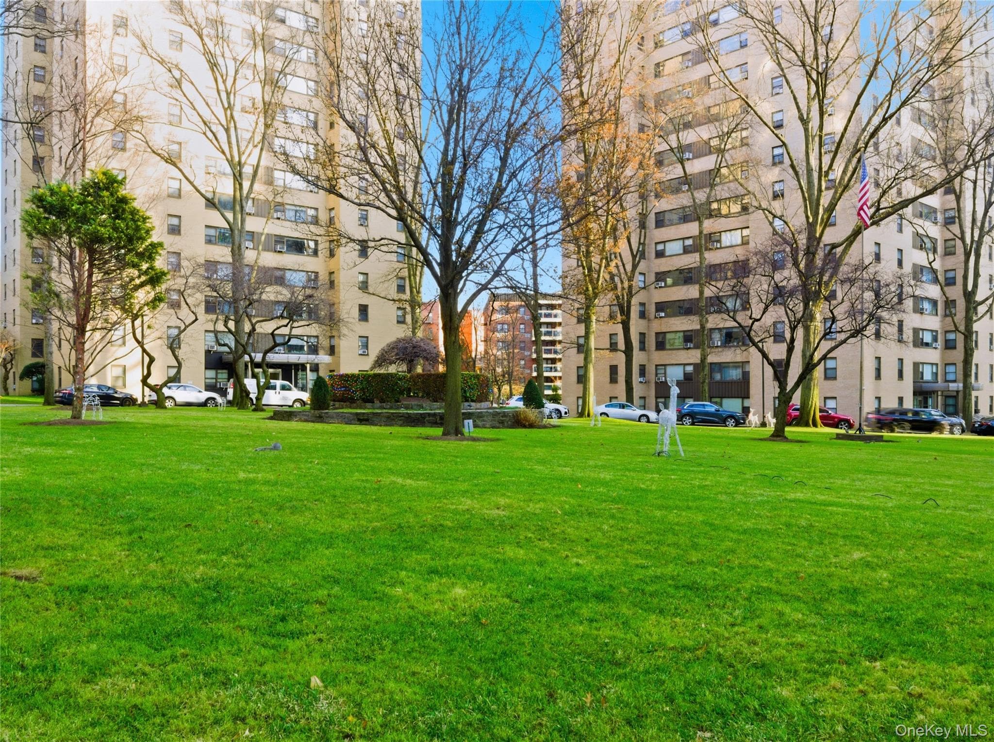 4 Fordham Hill Oval Unit: 8G photo 1