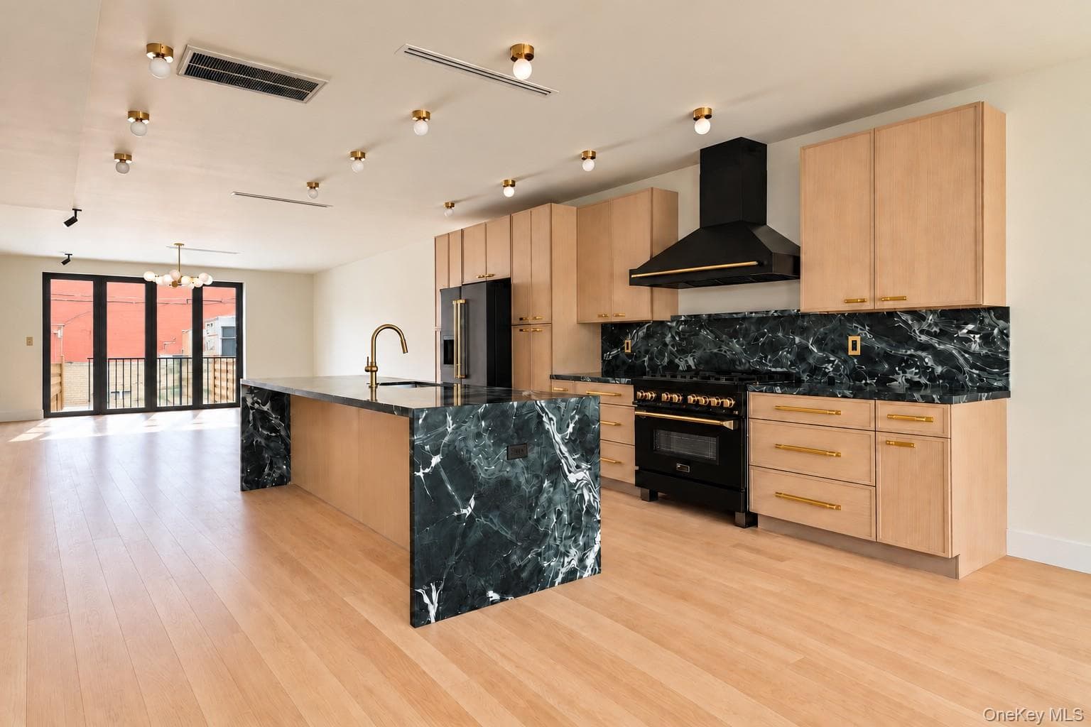 405 Irving Avenue thumbnail 2