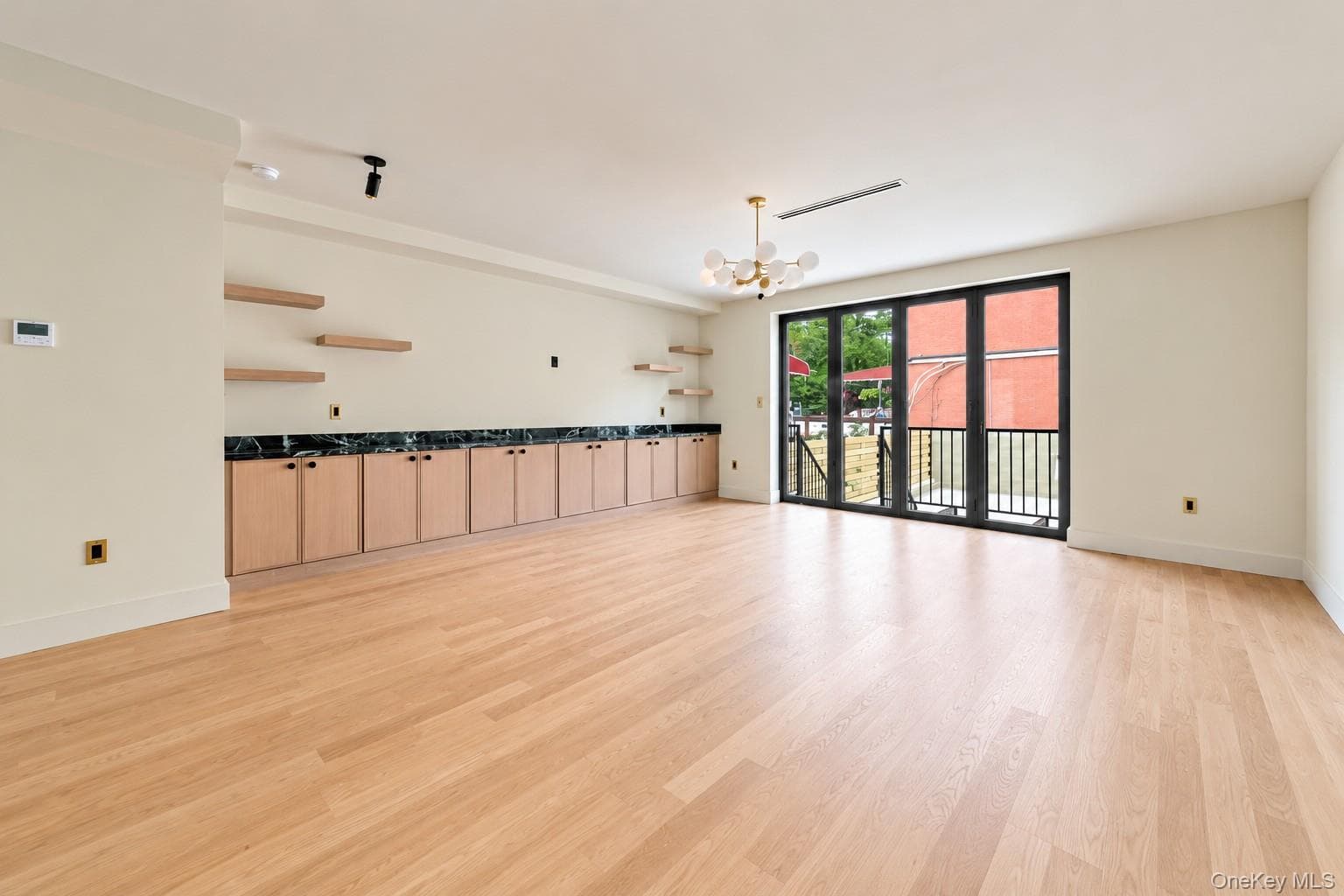 405 Irving Avenue thumbnail 16
