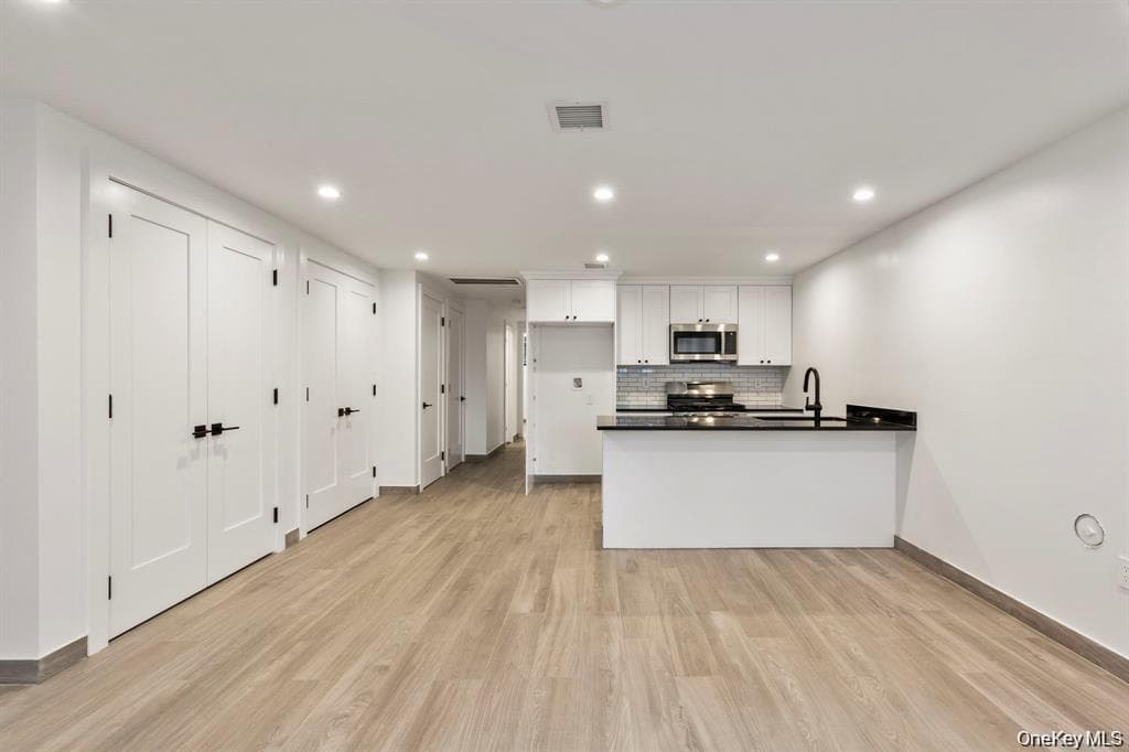 405 Irving Avenue thumbnail 35