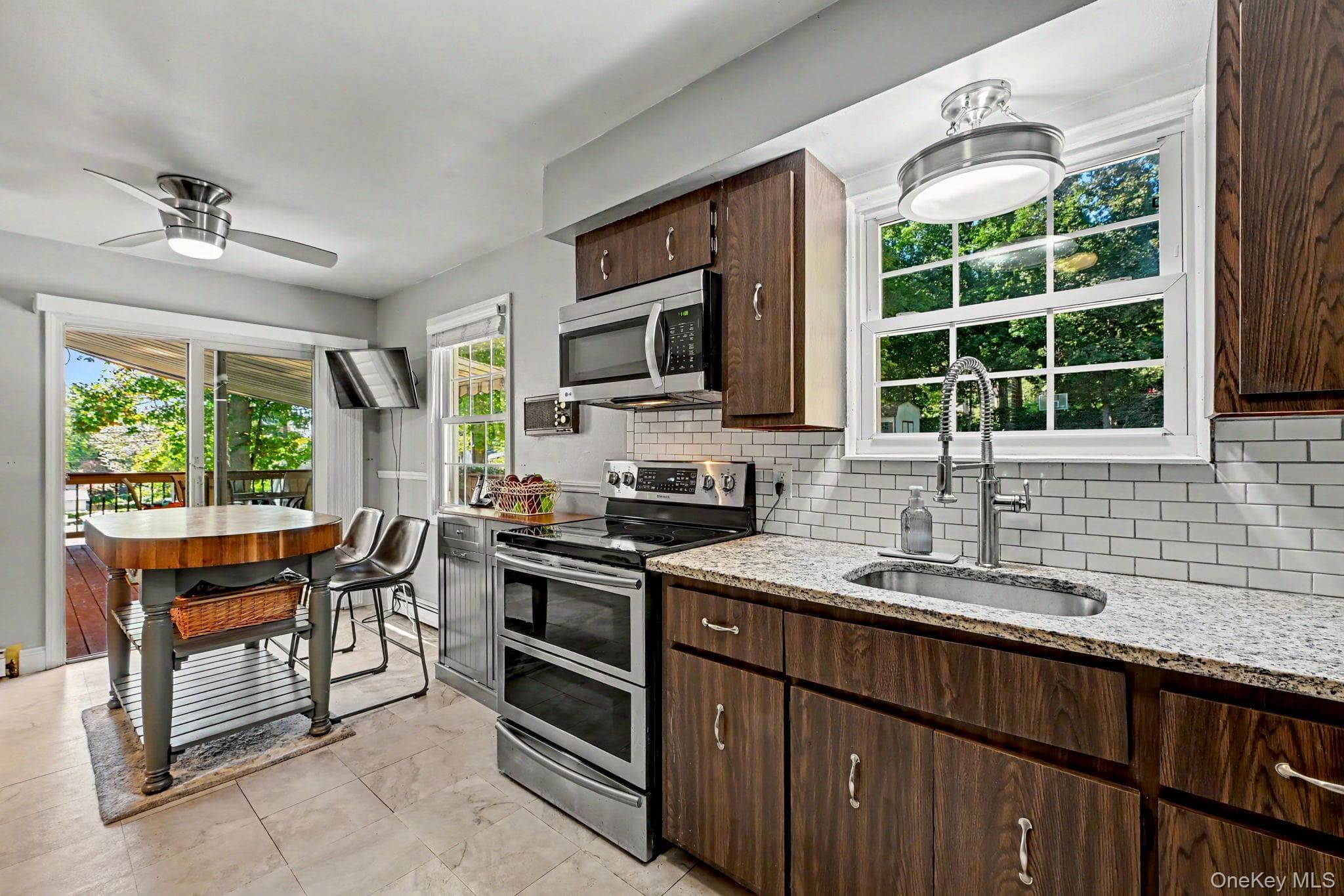 3235 Lincoln Drive thumbnail 12