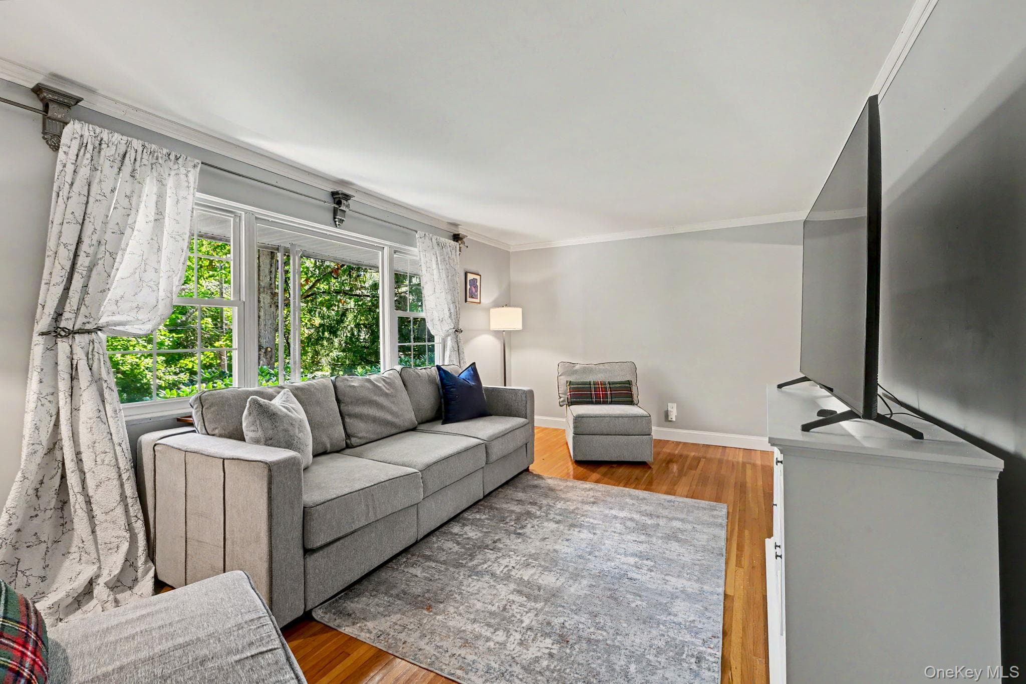 3235 Lincoln Drive thumbnail 4