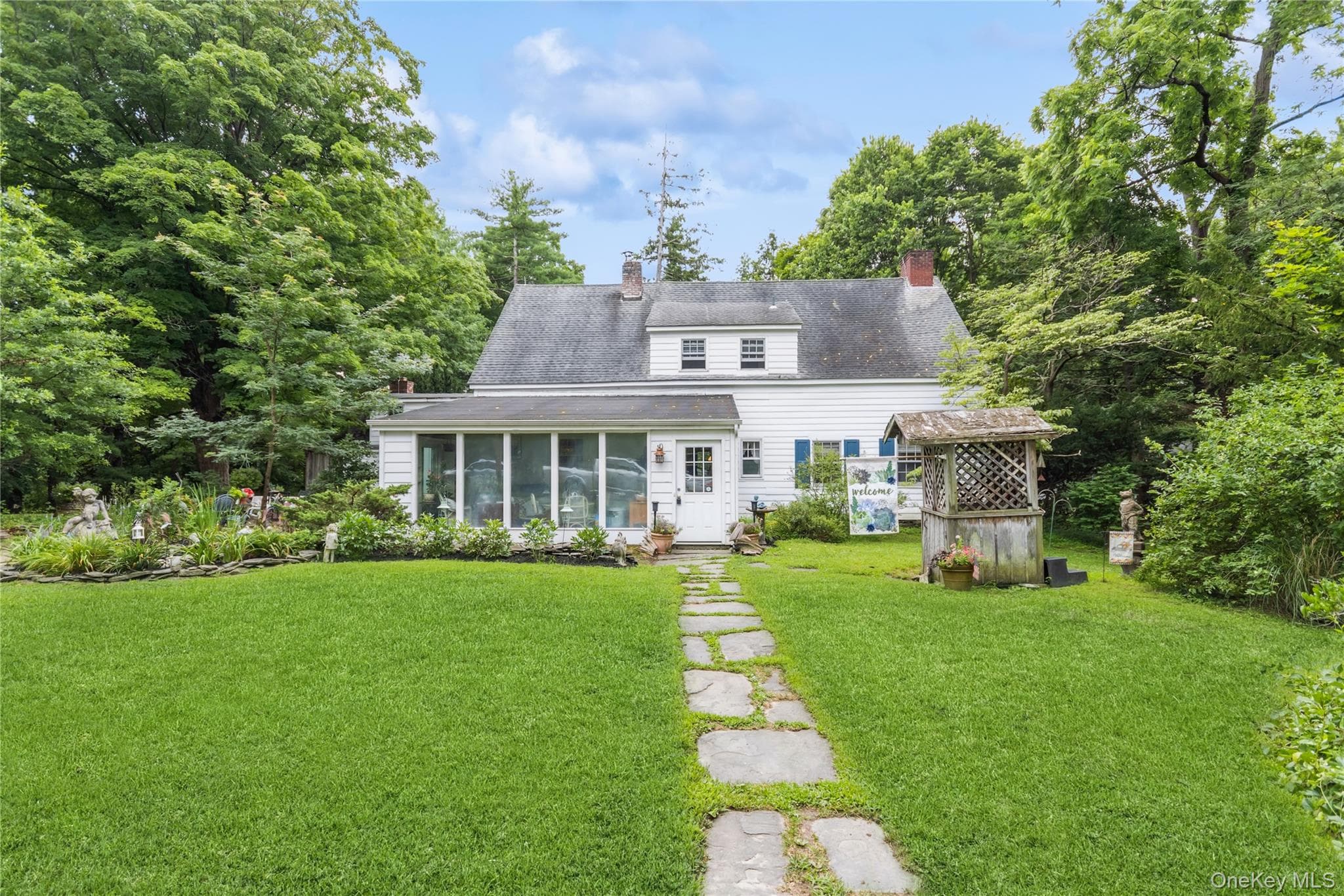 93 Widmer Road photo 1