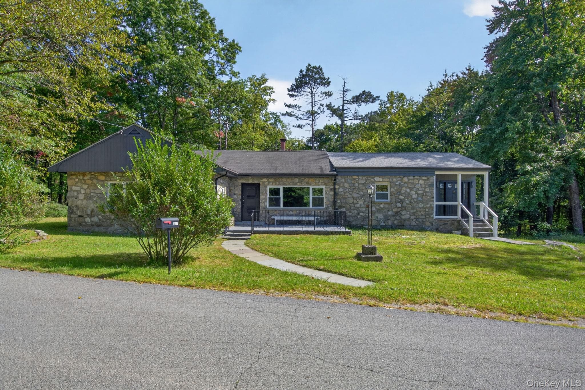 517 E Mountain Road thumbnail 42