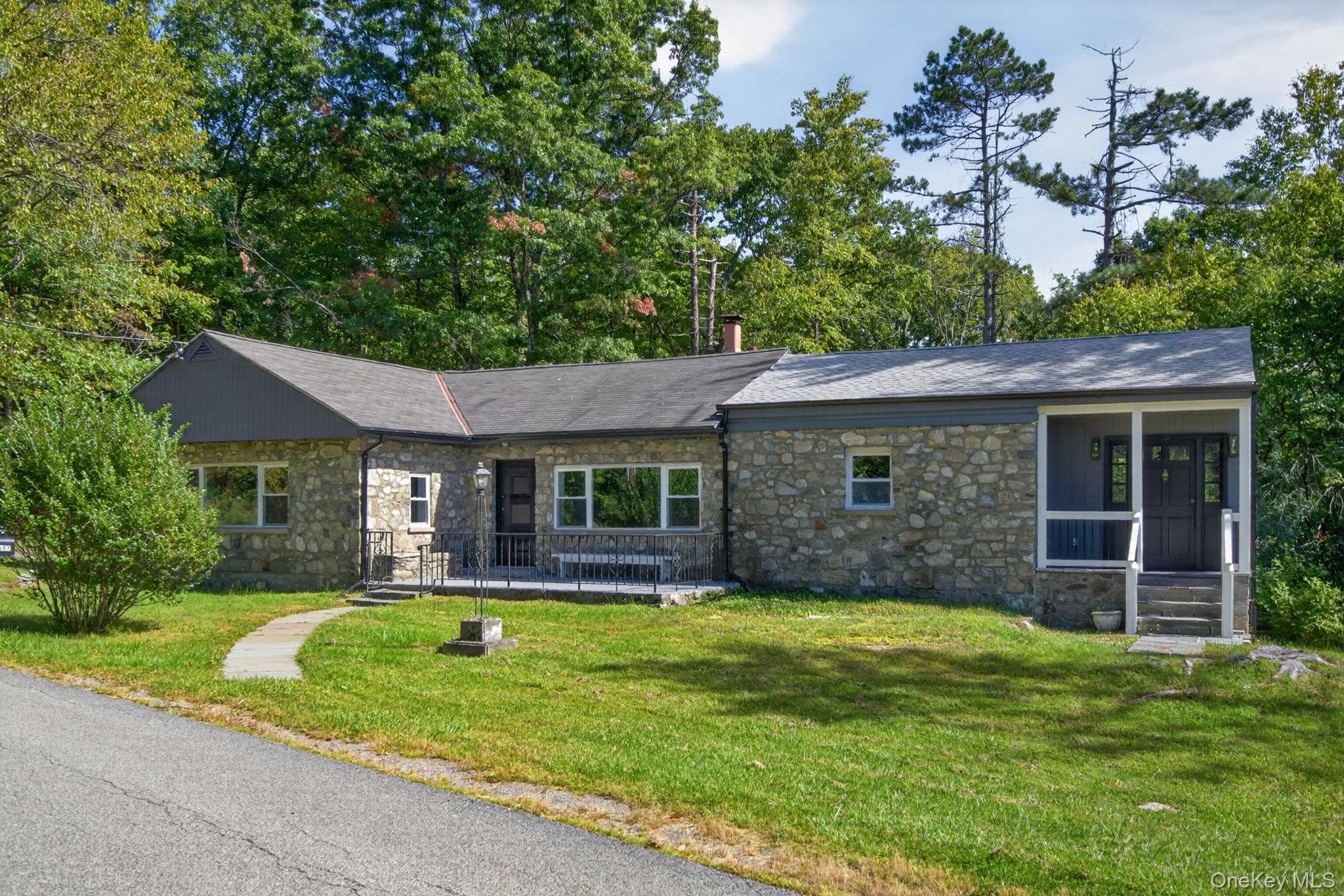 517 E Mountain Road, Cold Spring