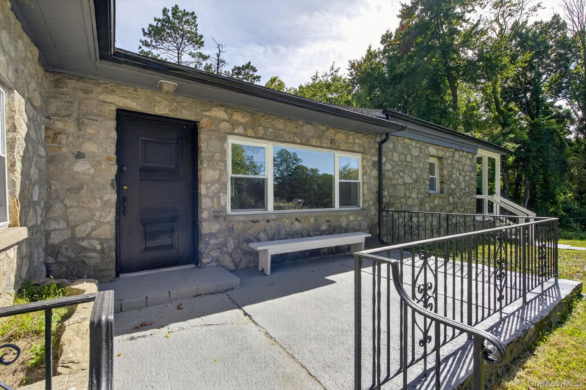 517 E Mountain Road thumbnail 2