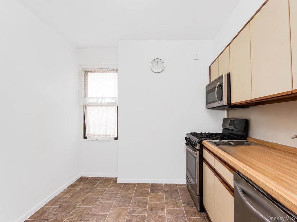 306 E Mosholu Parkway Unit: 4F thumbnail 8