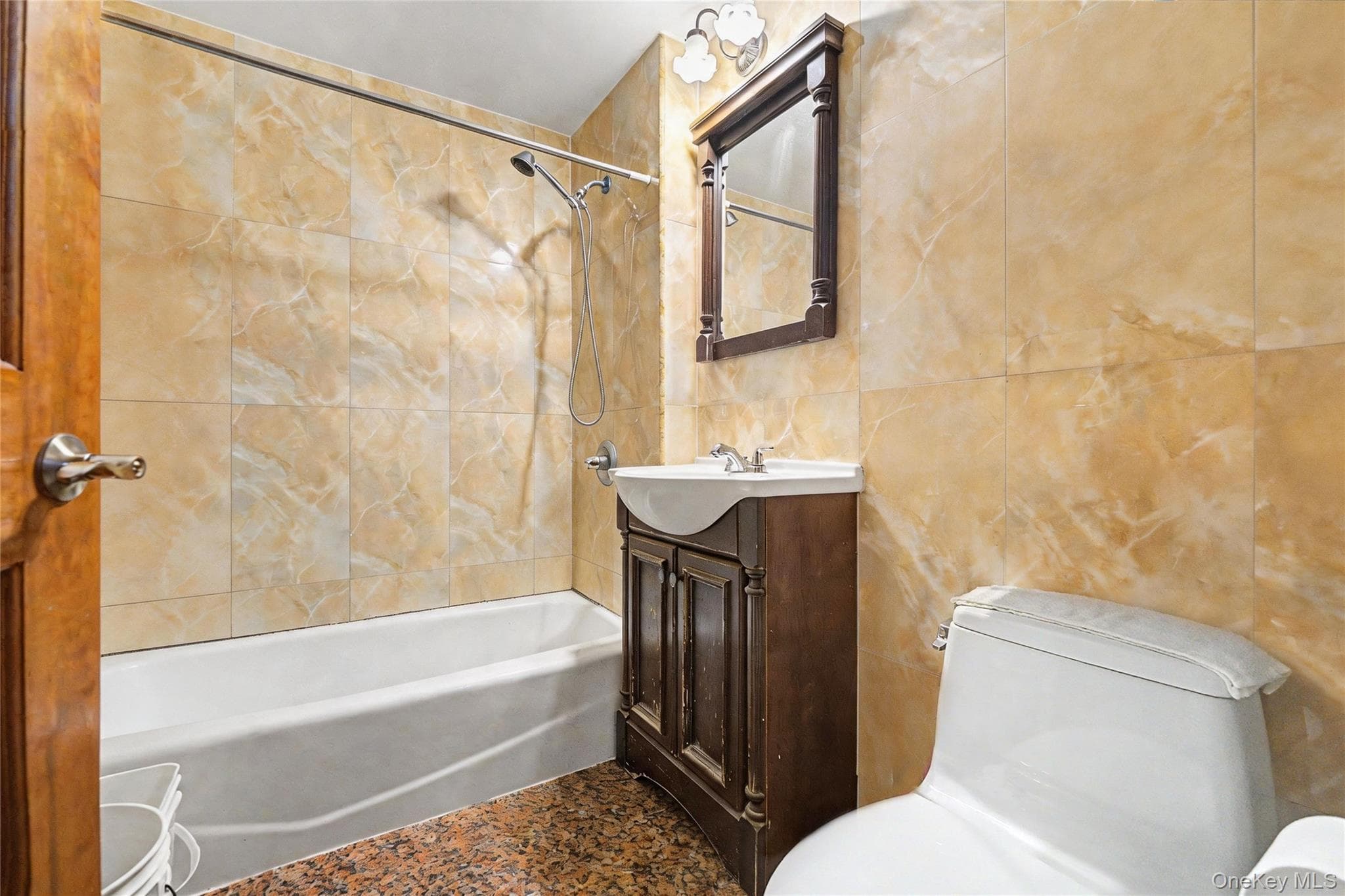 14118 Cherry Avenue Unit: 2C thumbnail 5