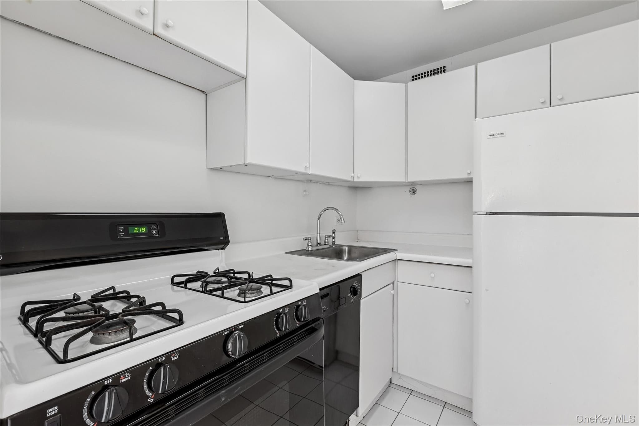 110-11 Queens Boulevard Unit: 8D thumbnail 7