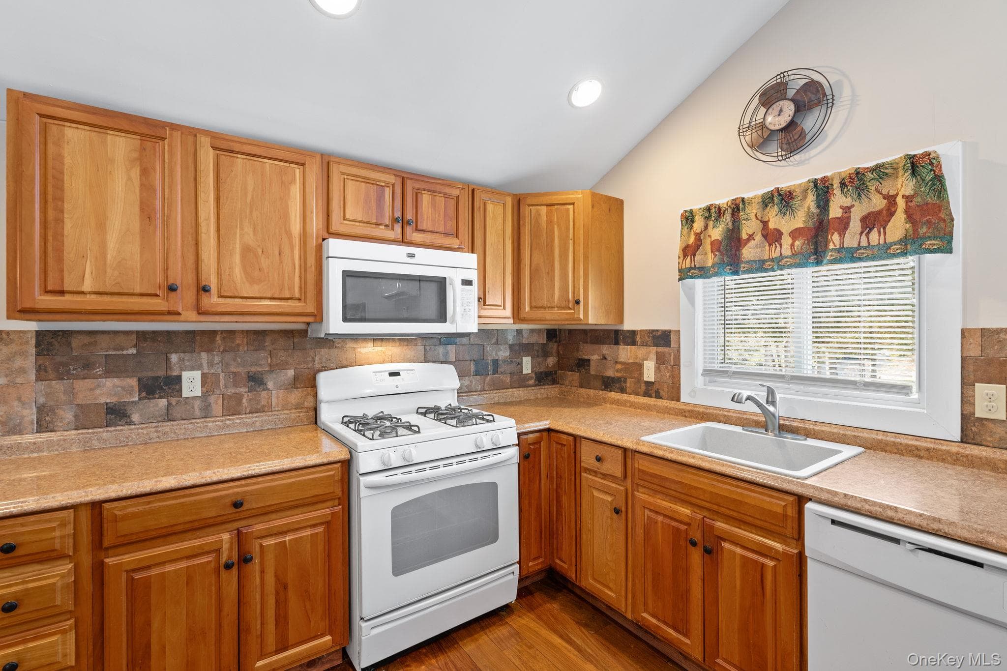 640 Debruce Road thumbnail 19