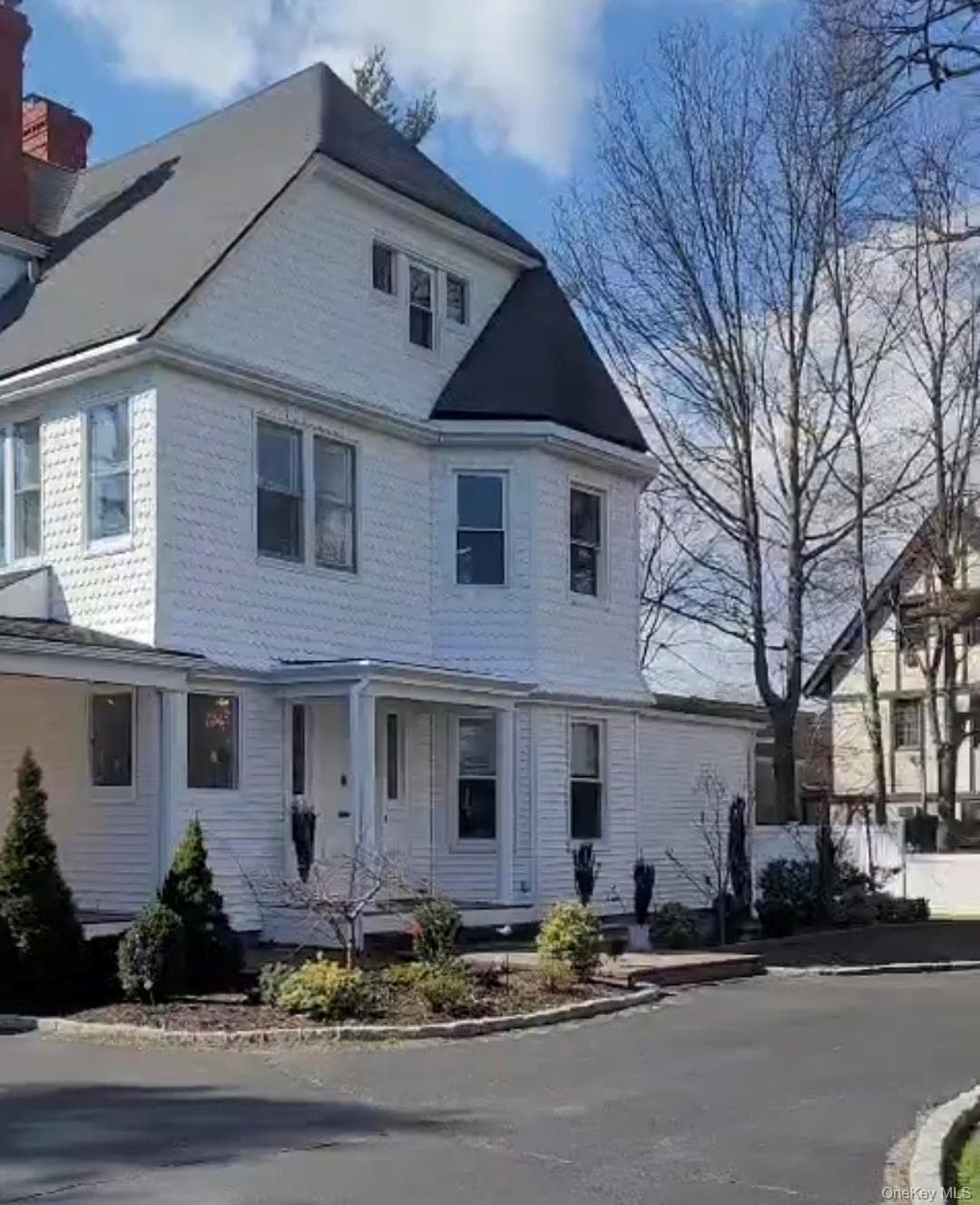 129 Hilton Avenue thumbnail 13