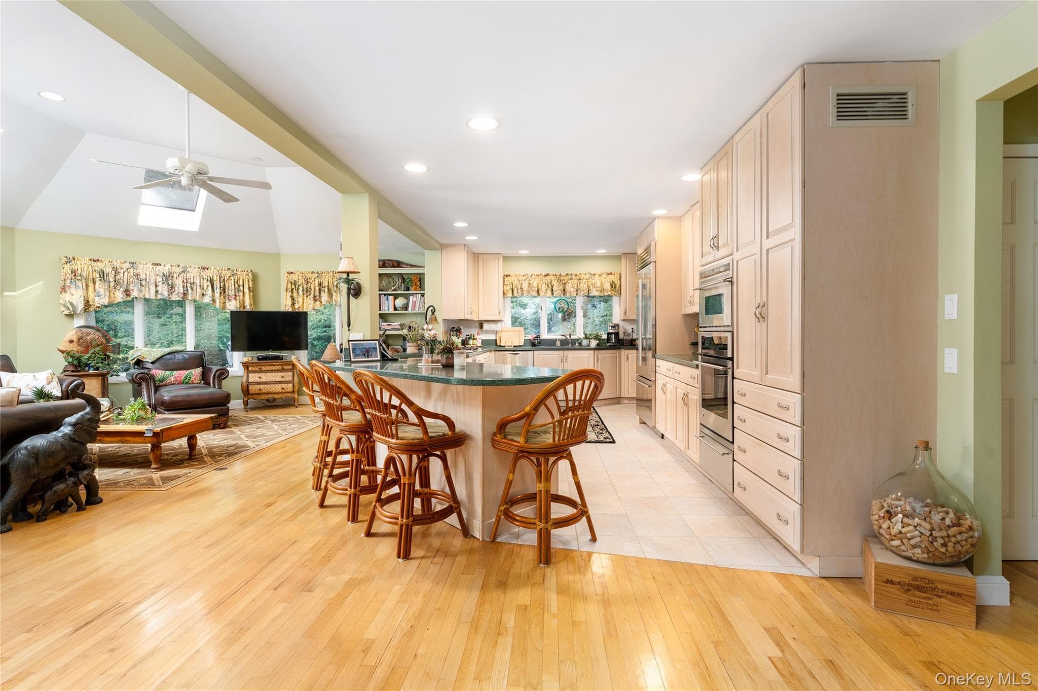 21 Bay Avenue thumbnail 15