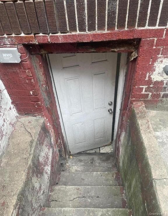 1094 Longfellow Avenue thumbnail 3