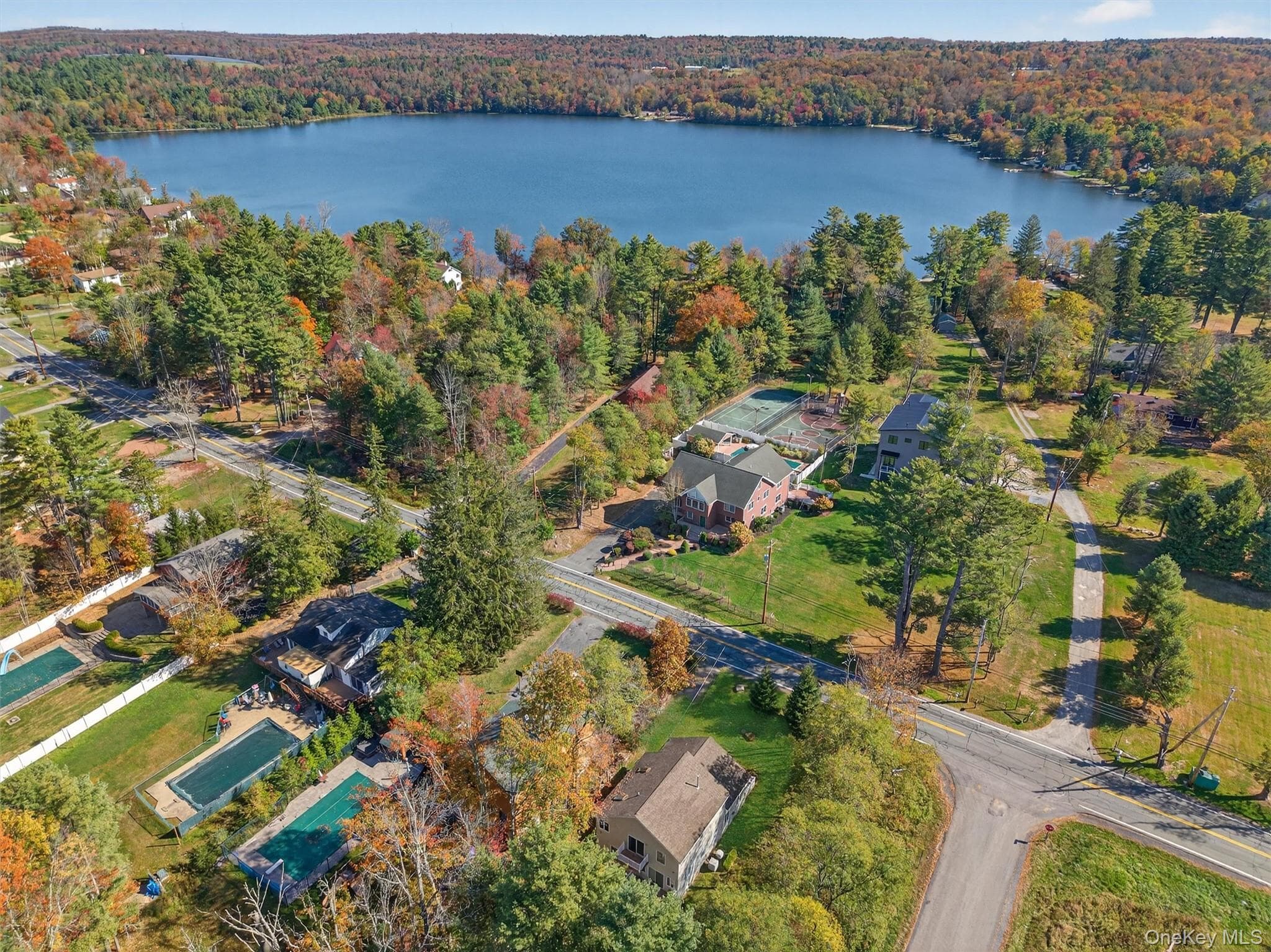 518 Sackett Lake Road thumbnail 3