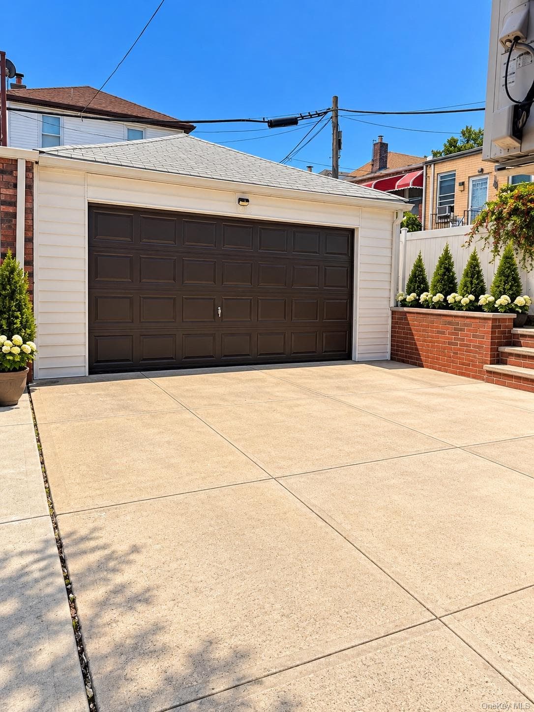 662 E 52nd Street thumbnail 26