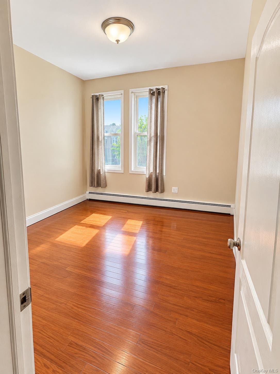 662 E 52nd Street thumbnail 12