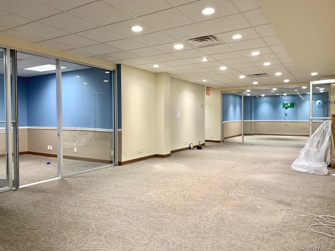 1061 N Broadway thumbnail 25